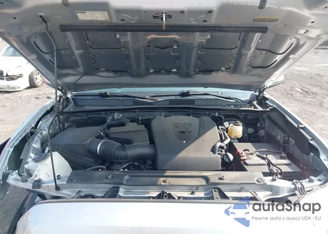 2022 Toyota Tacoma Double Cab/Sr/Sr5/Trd Sport/Trd Off Road/Trd Pro z USA, uszkodzony, nr VIN 3TYCZ5AN2NT092683